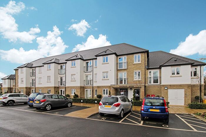 2 Bedroom Flat For Sale In Applegate House, Trowbridge, BA14