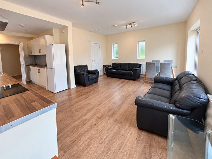 6 Bedroom Maisonette To Rent In Columbia Road, Bournemouth, BH10