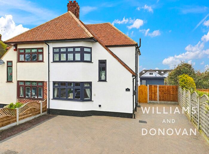 3 Bedroom Semi Detached House For Sale In Sheridan Avenue, Thundersley, SS7