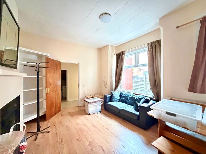 3 Bedroom Flat To Rent In Wilberforce Road, London, NW9