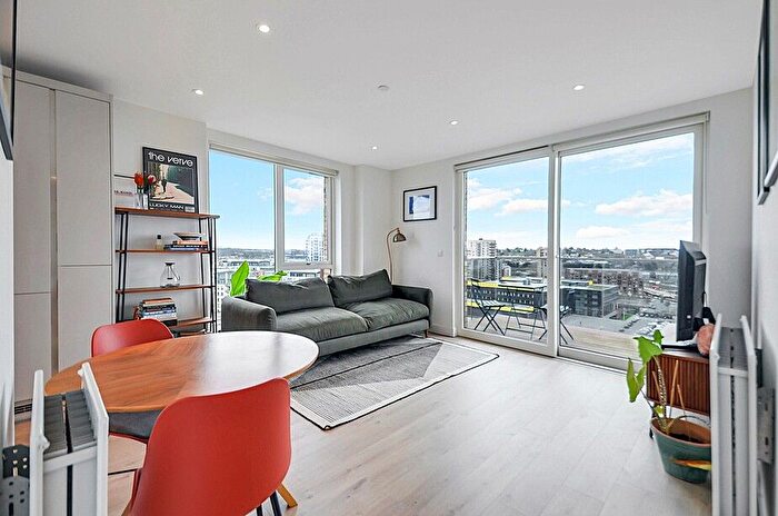 1 Bedroom Flat For Sale In Lismore Boulevard, London, NW9