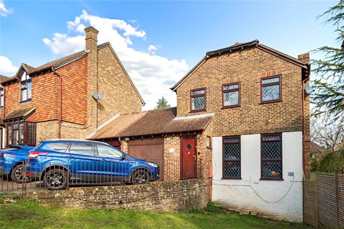 3 Bedroom Detached House For Sale In Iris Close, Chatham, Kent, ME5