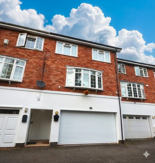 4 Bedroom Town House To Rent In Kersal Crag, Salford, M7