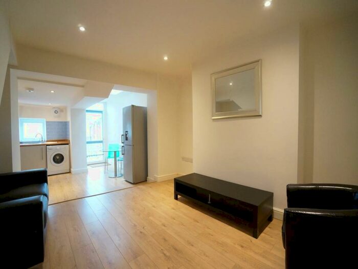 2 Bedroom House To Rent In Garth Road, Bangor, Gwynedd, LL57