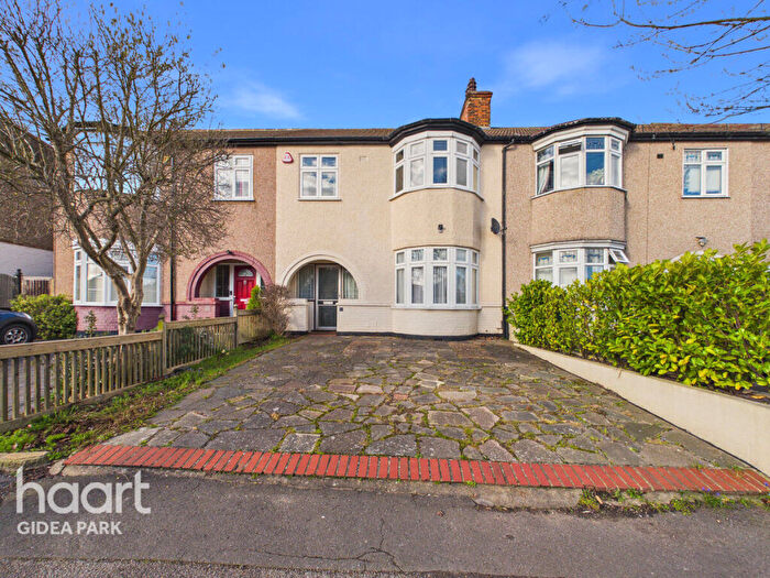 3 Bedroom Terraced House For Sale In Hazelmere Gardens, Hornchurch, RM11