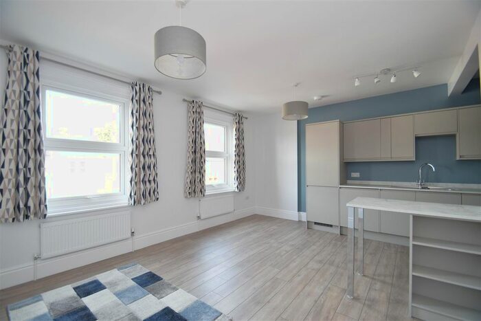 1 Bedroom Flat To Rent In High Street, Northwood, HA6