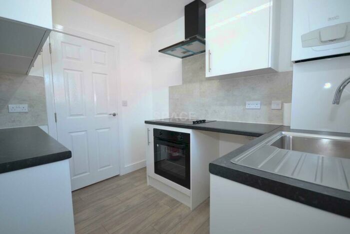 1 Bedroom Flat To Rent In Pitcroft Avenue, Earley, RG6