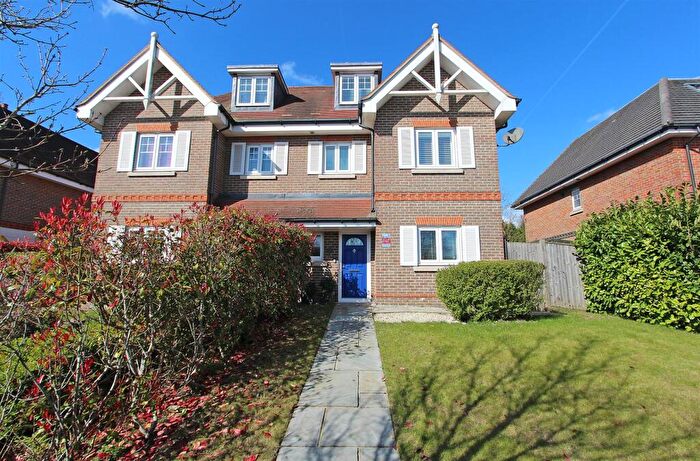 4 Bedroom Semi Detached House To Rent In Brighton Road, Banstead, SM7