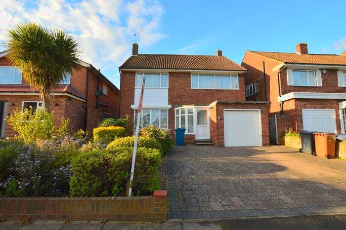 4 Bedroom Detached House To Rent In Albury Drive, Hatch End, HA5