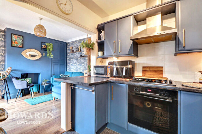 3 Bedroom Terraced House For Sale In Dell Road, Lowestoft, NR33