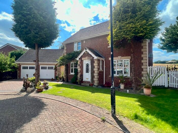 4 Bedroom Detached House For Sale In The Bellfields, Thorpe Hesley, Rotherham, S61