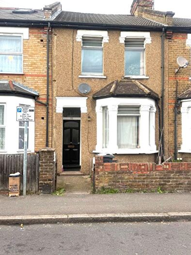 3 Bedroom Terraced House For Sale In Pears Road, Hounslow, TW3