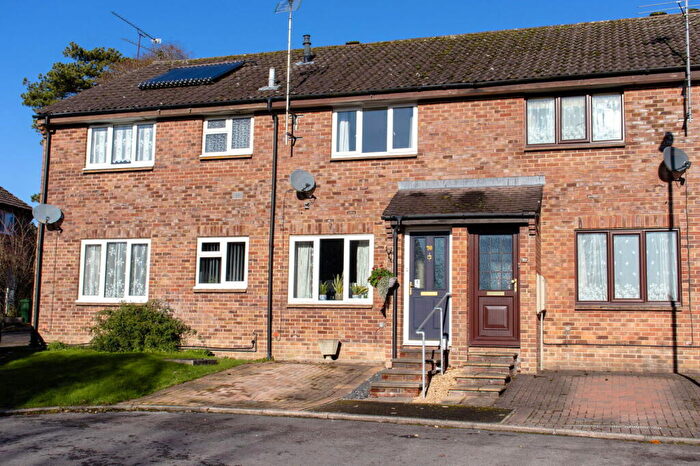 2 Bedroom Terraced House For Sale In Appledown Close, Alresford, SO24