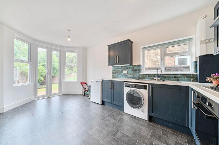 2 Bedroom Flat To Rent In Drakefell Road, London, SE4