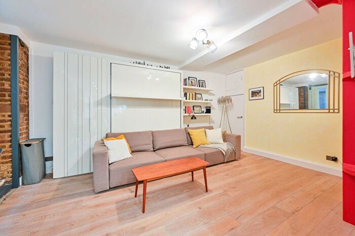 Studio For Sale In Lafone Street, Shad Thames, London, SE1