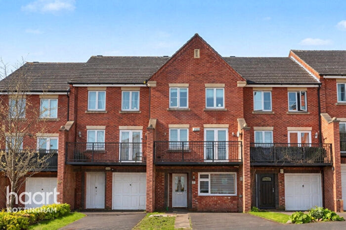 4 Bedroom Town House For Sale In Cudworth Drive, Mapperley, NG3