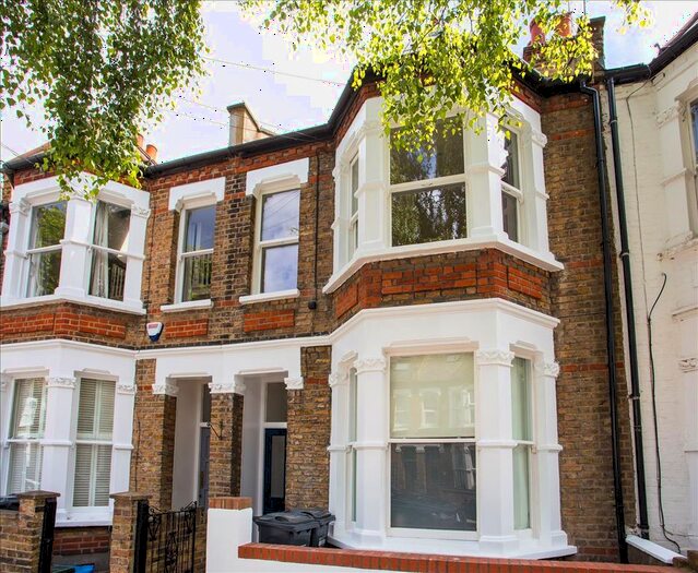 2 Bedroom Flat To Rent In Cranbrook Road, London, W4
