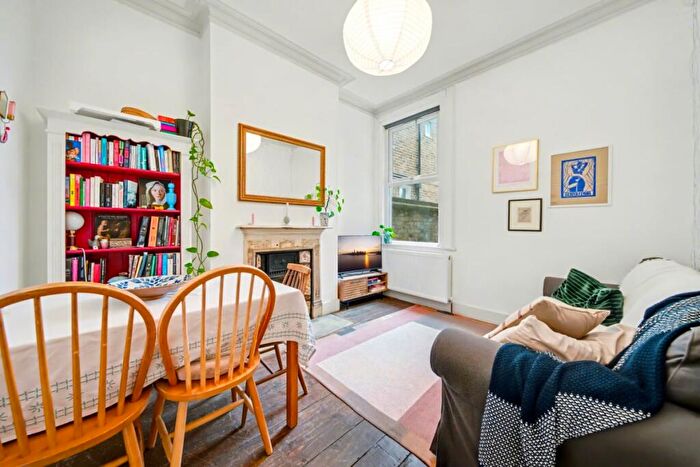 2 Bedroom Flat To Rent In Wakeman Road, Kensal Rise, London, NW10