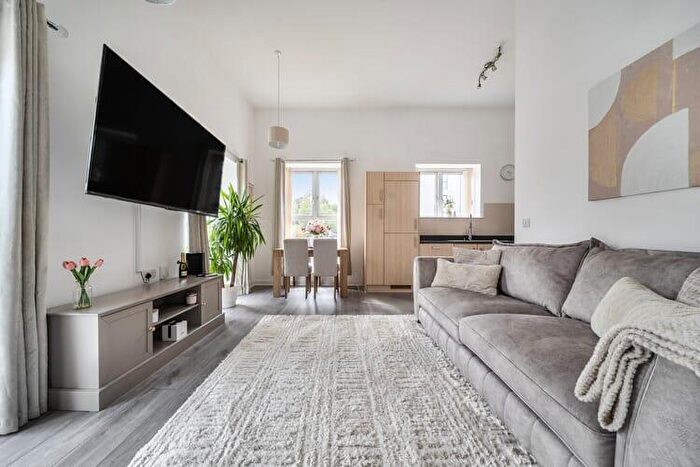 1 Bedroom Flat For Sale In Mill Pond Drive, Northampton, Northamptonshire, NN5