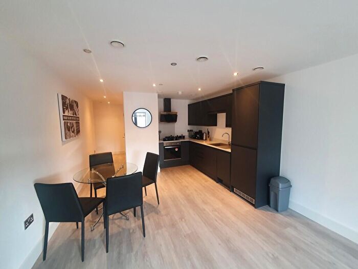2 Bedroom Apartment To Rent In Severn Street, Birmingham, B1