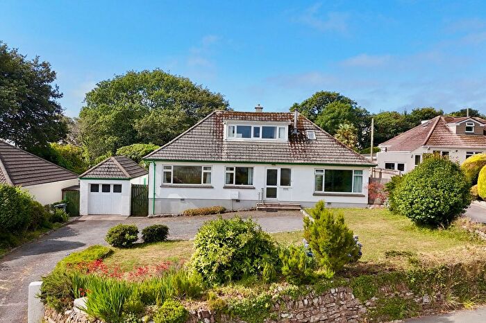 5 Bedroom Detached House For Sale In Kergilliack Road, Falmouth, TR11