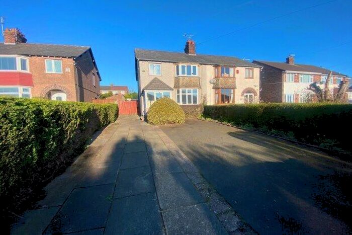 3 Bedroom Semi-Detached House To Rent In Downham Road South, Wirral, CH60