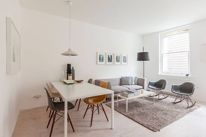 2 Bedroom Flat To Rent In Tooley Street, London Bridge, London, SE1