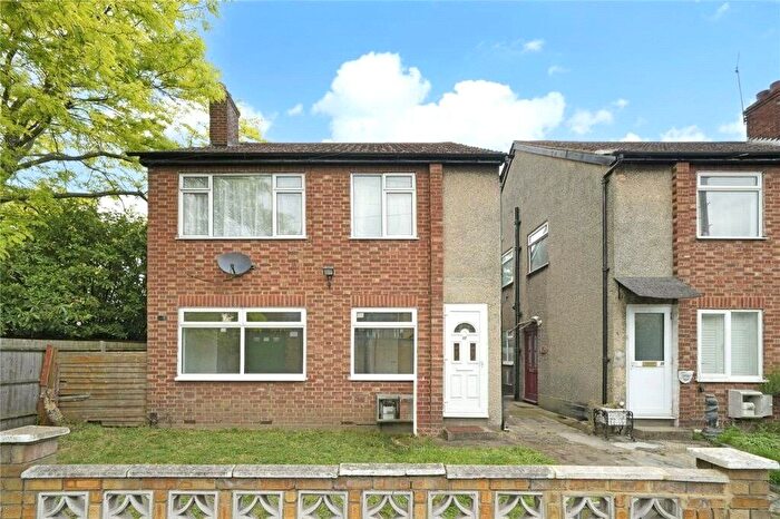 2 Bedroom Flat To Rent In Low Hall Lane, Walthamstow, E17