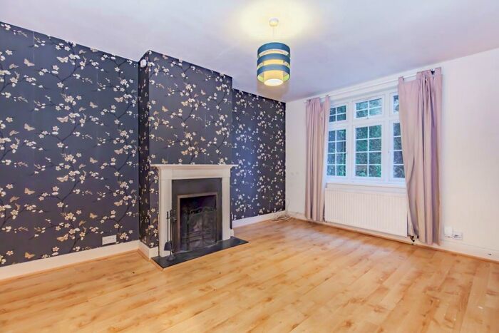 3 Bedroom Semi-Detached House To Rent In Benson Road, Headington, OX3