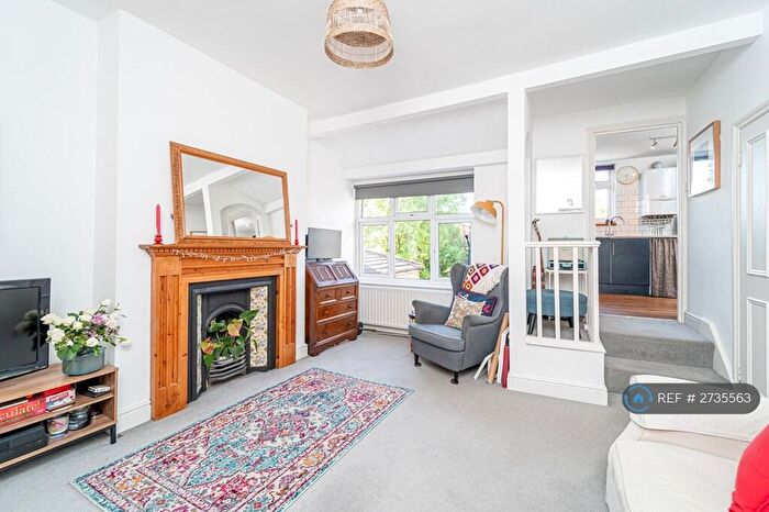 1 Bedroom Flat To Rent In Rosebery Gardens, London, N8
