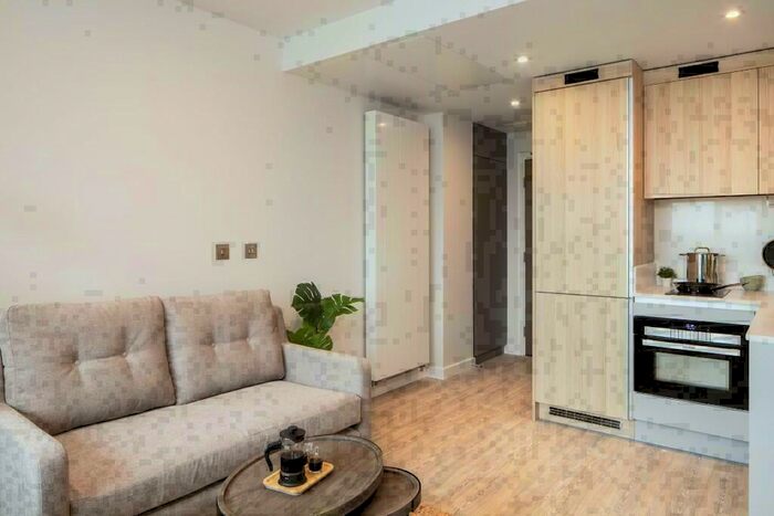 1 Bedroom Apartment To Rent In College Road, East Croydon, London, CR0