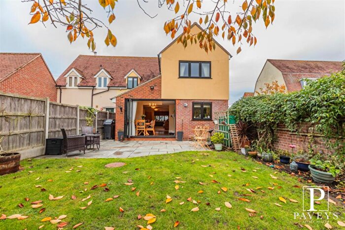 3 Bedroom Semi Detached House For Sale In Parsonage Lane, Tendring, CO16