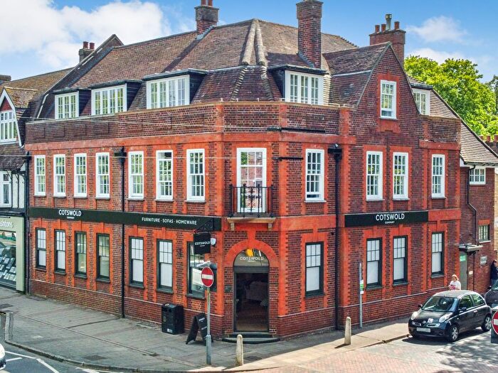 1 Bedroom Flat To Rent In High Street, Harpenden, AL5