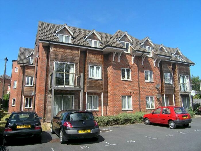 2 Bedroom Apartment To Rent In Richmond Gardens, Highfield, SO17