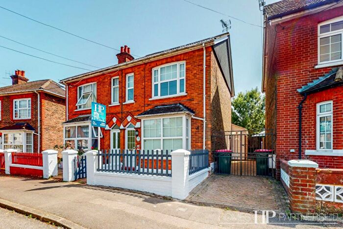 5 Bedroom Semi-Detached House To Rent In Victoria Road, Crawley, RH11