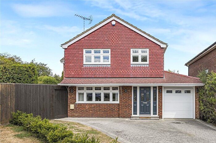 4 Bedroom Detached House For Sale In Claremont Road, Hextable, Swanley, BR8