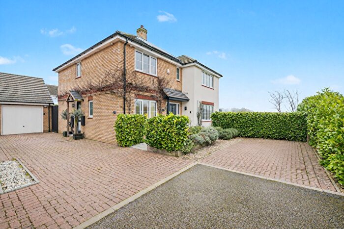 5 Bedroom Detached House For Sale In Rook Tree Lane, Stotfold, Hitchin, SG5