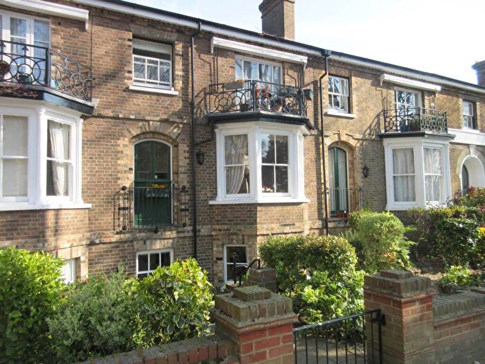 1 Bedroom Retirement Property To Rent In Cambridge Road, Southend On Sea, SS1