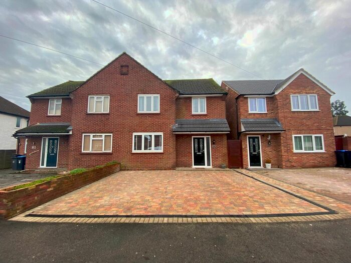 3 Bedroom Property To Rent In Grange Road, New Haw, Addlestone KT15