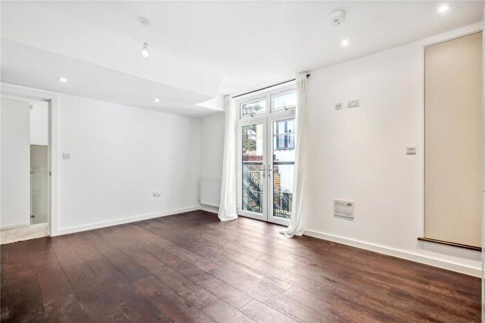 1 Bedroom Apartment To Rent In Adolphus Road, London, N4