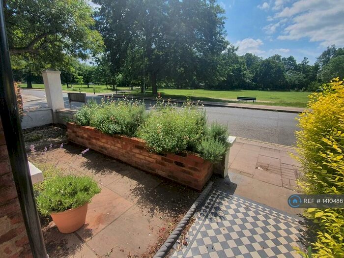 2 Bedroom Flat To Rent In Emmanuel Road, London, SW12