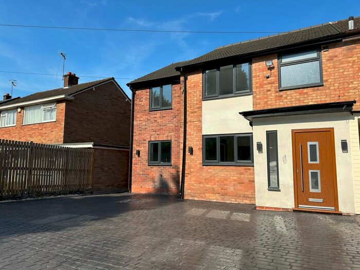 4 Bedroom Semi-Detached House For Sale In Halesowen Road, Lydiate Ash, Bromsgrove, Bromsgrove, B61