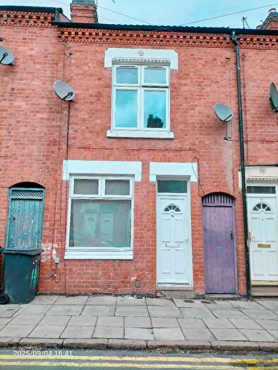 3 Bedroom Terraced House To Rent In Myrtle Road, Leicester, LE2