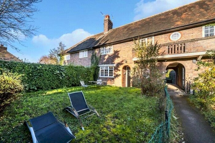 1 Bedroom Flat To Rent In Neale Close, East Finchley, N2