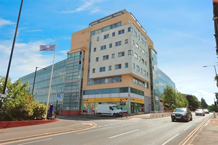 1 Bedroom Apartment For Sale In Bramall Lane, Sheffield, S2