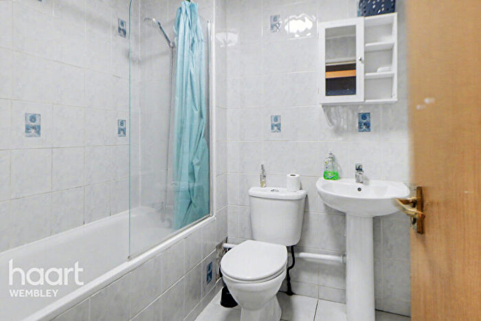 2 Bedroom Flat For Sale In Harrow Road, HA0