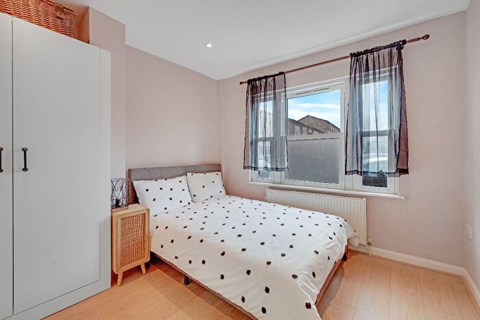2 Bedroom Flat To Rent In Apprentice Way, Clarence Road, London, E5