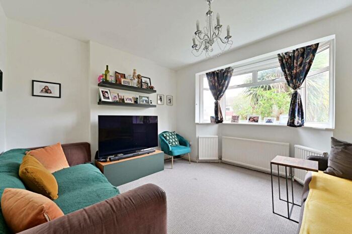 3 Bedroom Semi-Detached House To Rent In Shaldon Drive, Morden, SM4