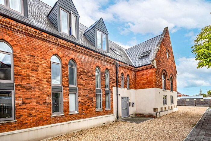 1 Bedroom Apartment For Sale In St Pauls Court, Cricklade Road, Swindon, Wiltshire, SN2