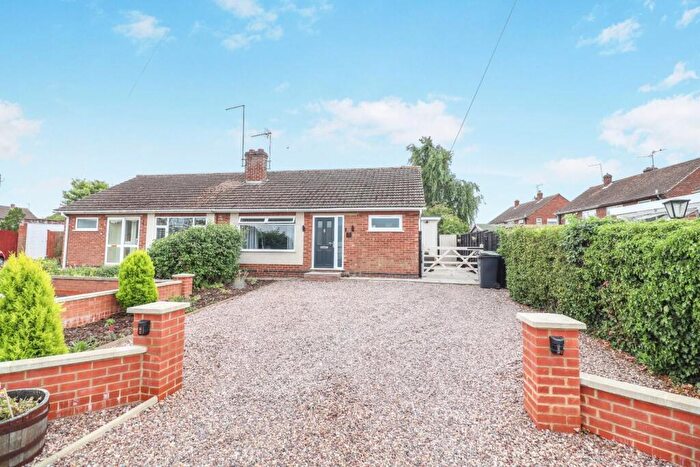 3 Bedroom Semi-Detached Bungalow For Sale In Poplar Close, Rushden, NN10